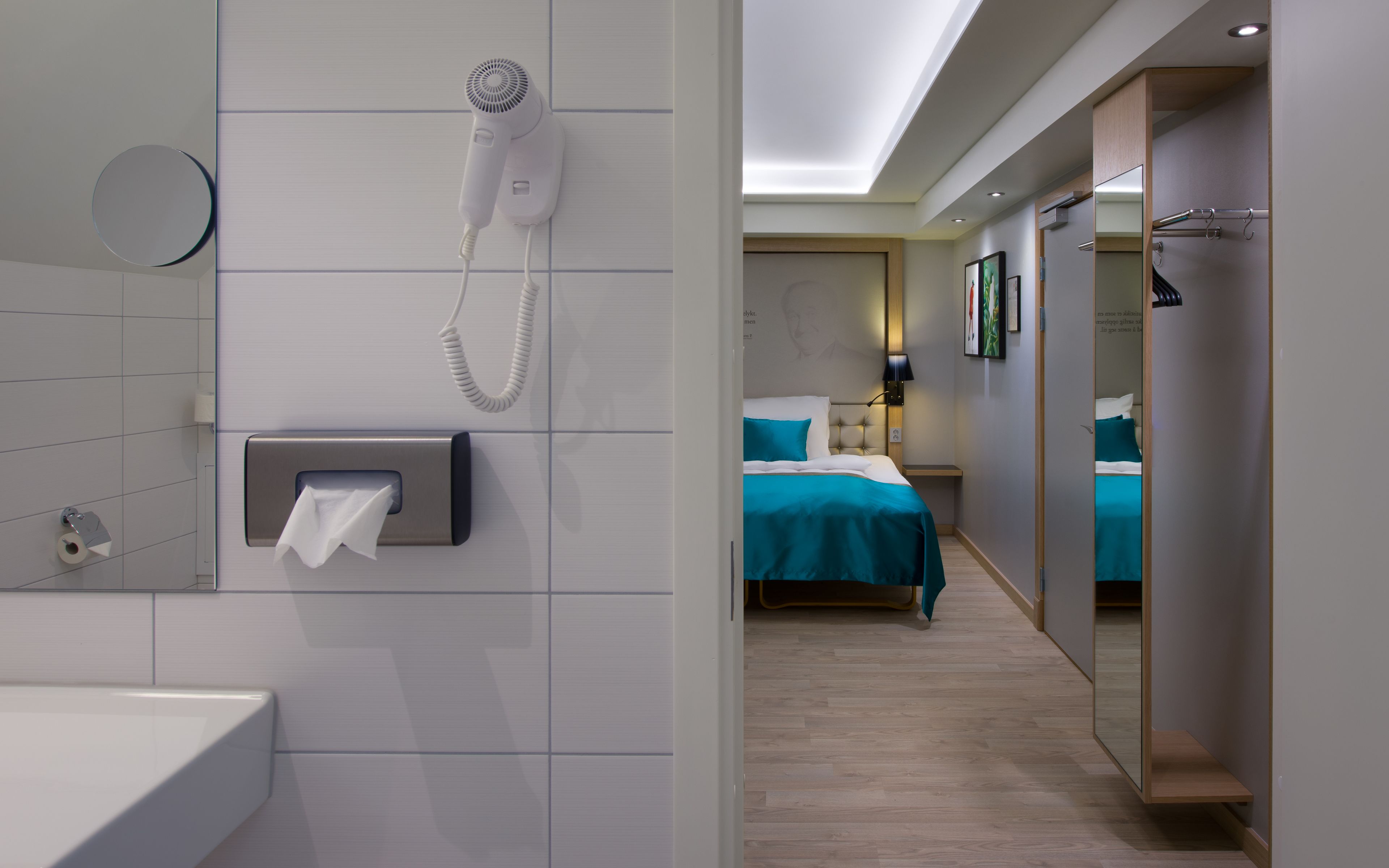 superior room, 2 single beds, non smoking | desk, iron/ironing board, cots/infant beds