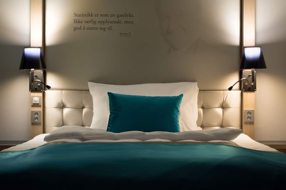 superior room, 2 single beds, non smoking | desk, iron/ironing board, cots/infant beds