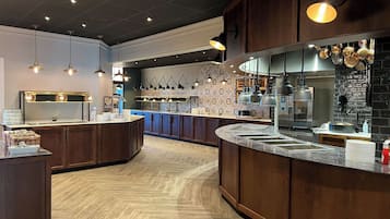 Café da manhã, almoço e jantar