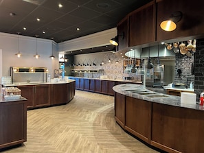 Se sirven desayunos, comidas y cenas