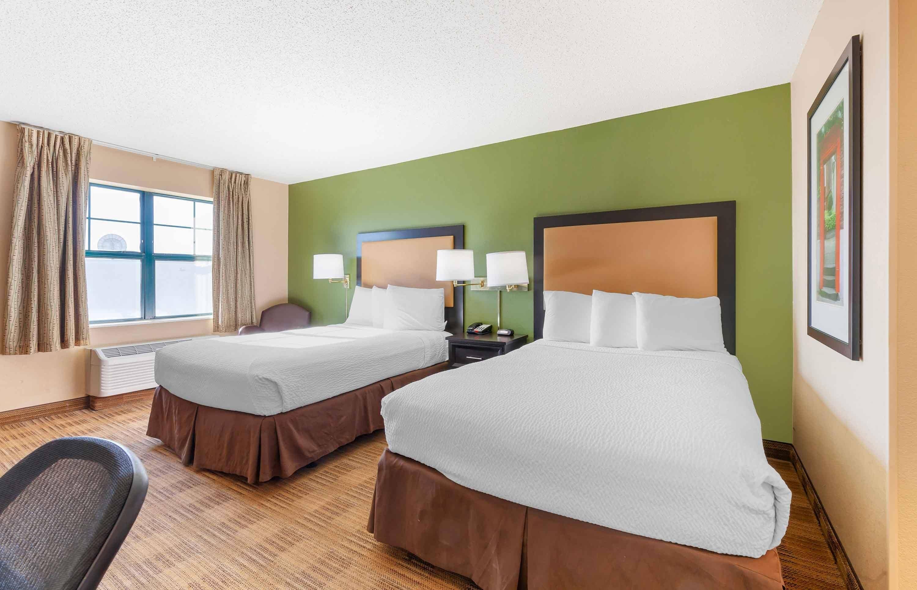 Studio, 2 Double Beds, Non Smoking | Desk, cribs/infant beds, rollaway beds, free WiFi