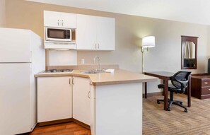 Studio, 2 Double Beds, Non Smoking | Private kitchen