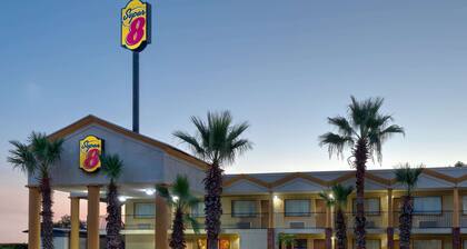 Super 8 by Wyndham Breaux Bridge