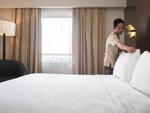 In-room safe, desk, laptop workspace, blackout drapes