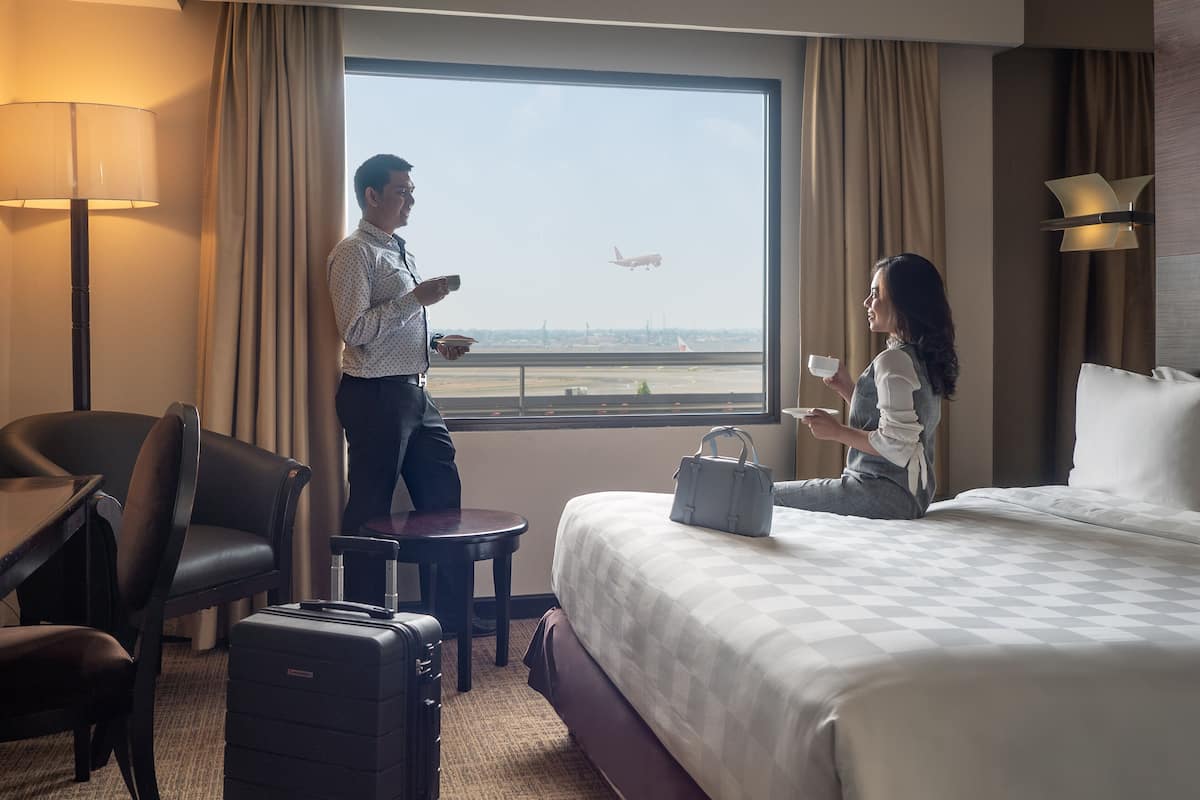 in-room safe, desk, laptop workspace, blackout curtains