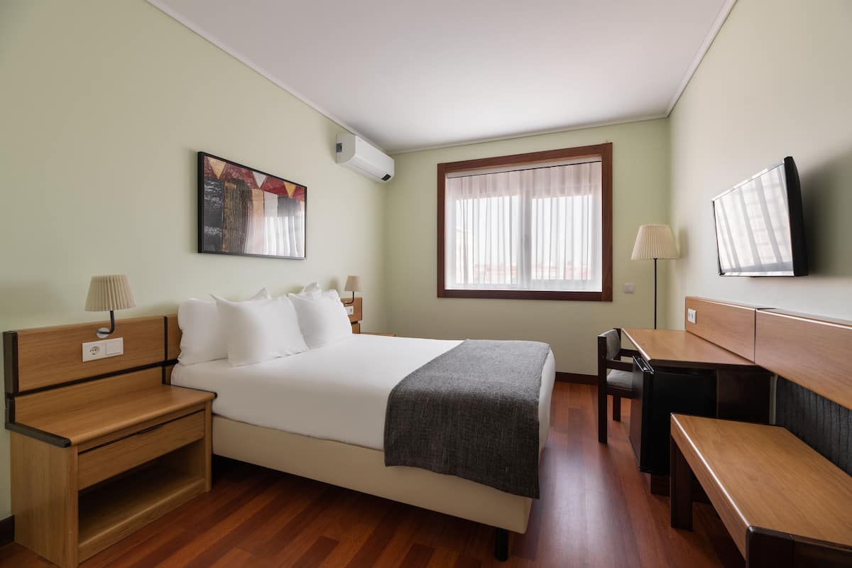1 bedroom, minibar, in-room safe, desk