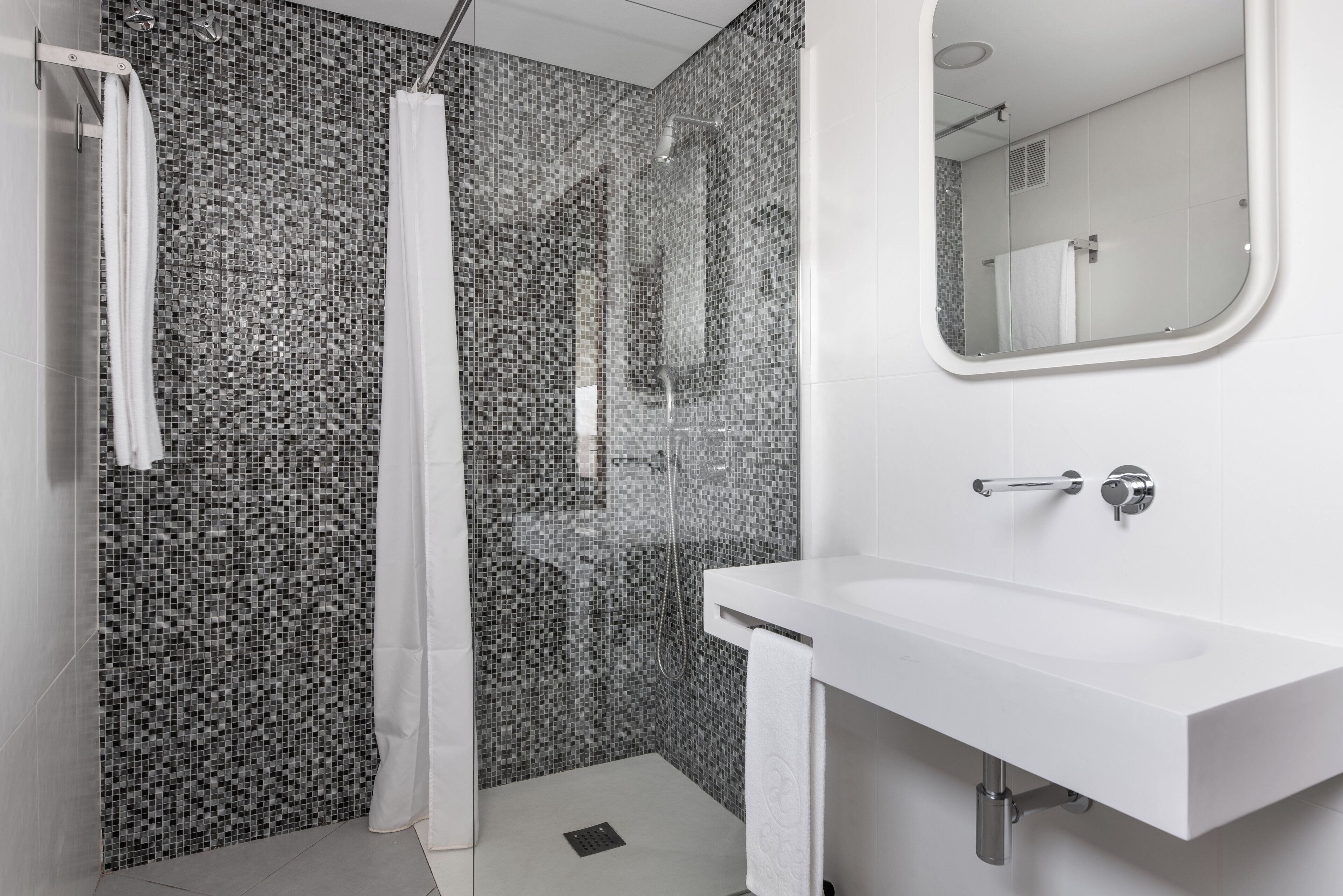 Rainfall showerhead, eco-friendly toiletries, hair dryer, bidet