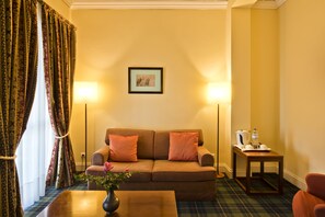 Superior Room, 1 Queen Bed, Balcony, Mountain View | 1 bedroom, minibar, in-room safe, desk