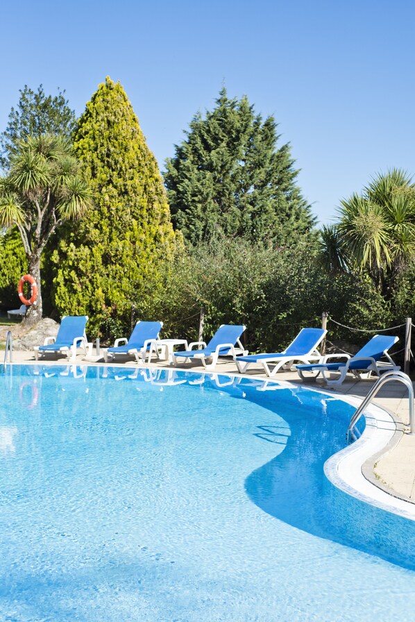 Indoor pool, outdoor pool, sun loungers