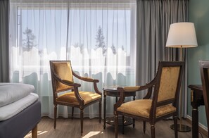 Premium bedding, pillowtop beds, desk, blackout drapes