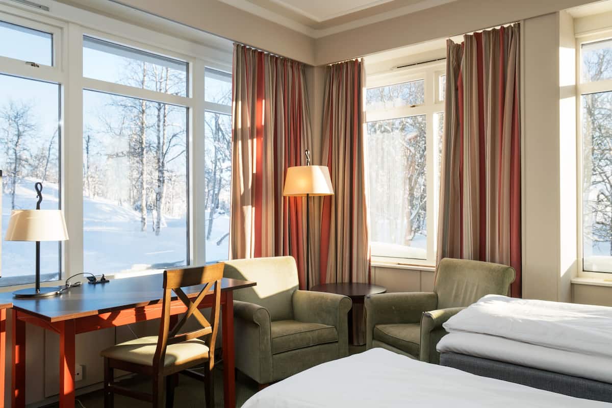 standard twin room, non smoking | premium bedding, pillow-top beds, desk, blackout curtains