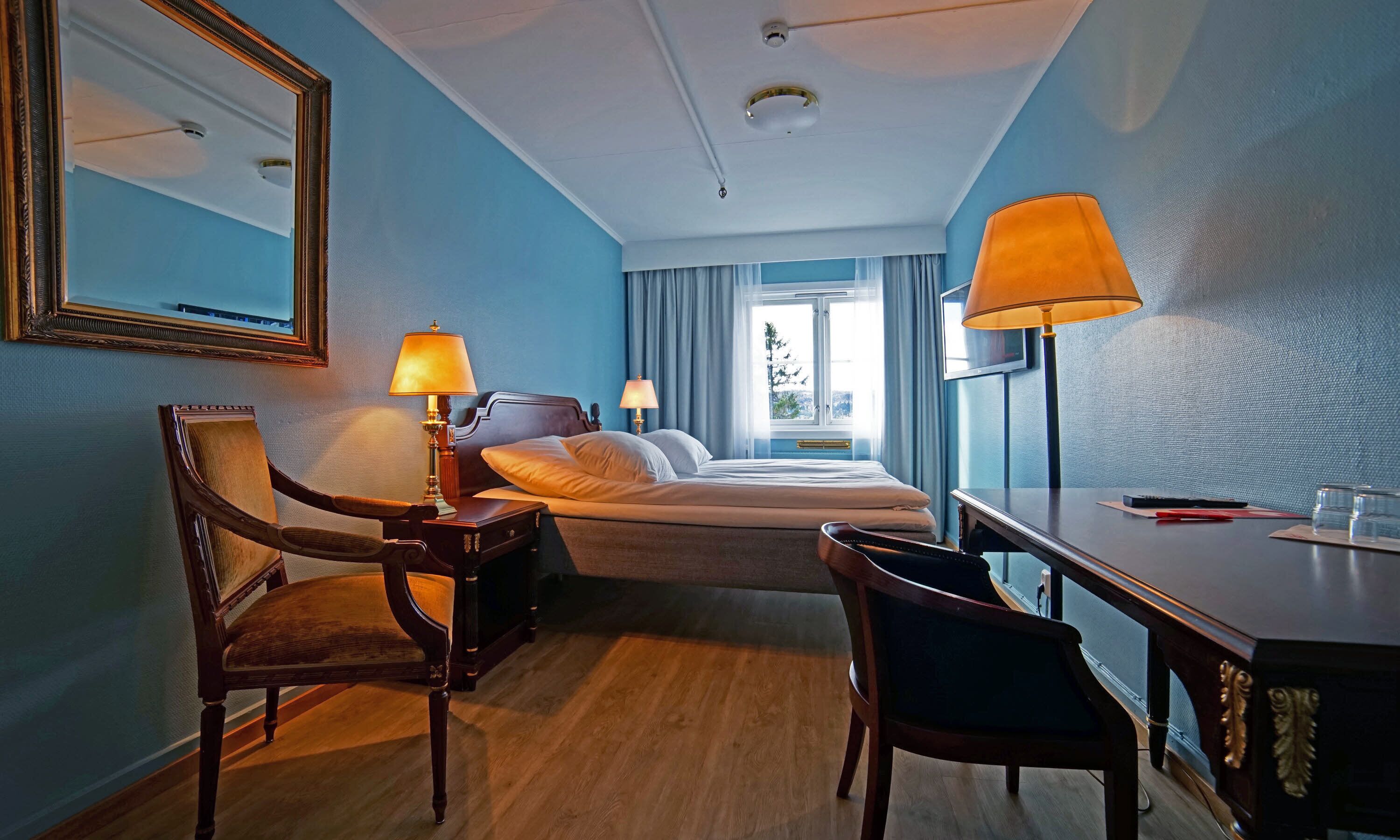 standard twin room, non smoking | premium bedding, pillow-top beds, desk, blackout curtains