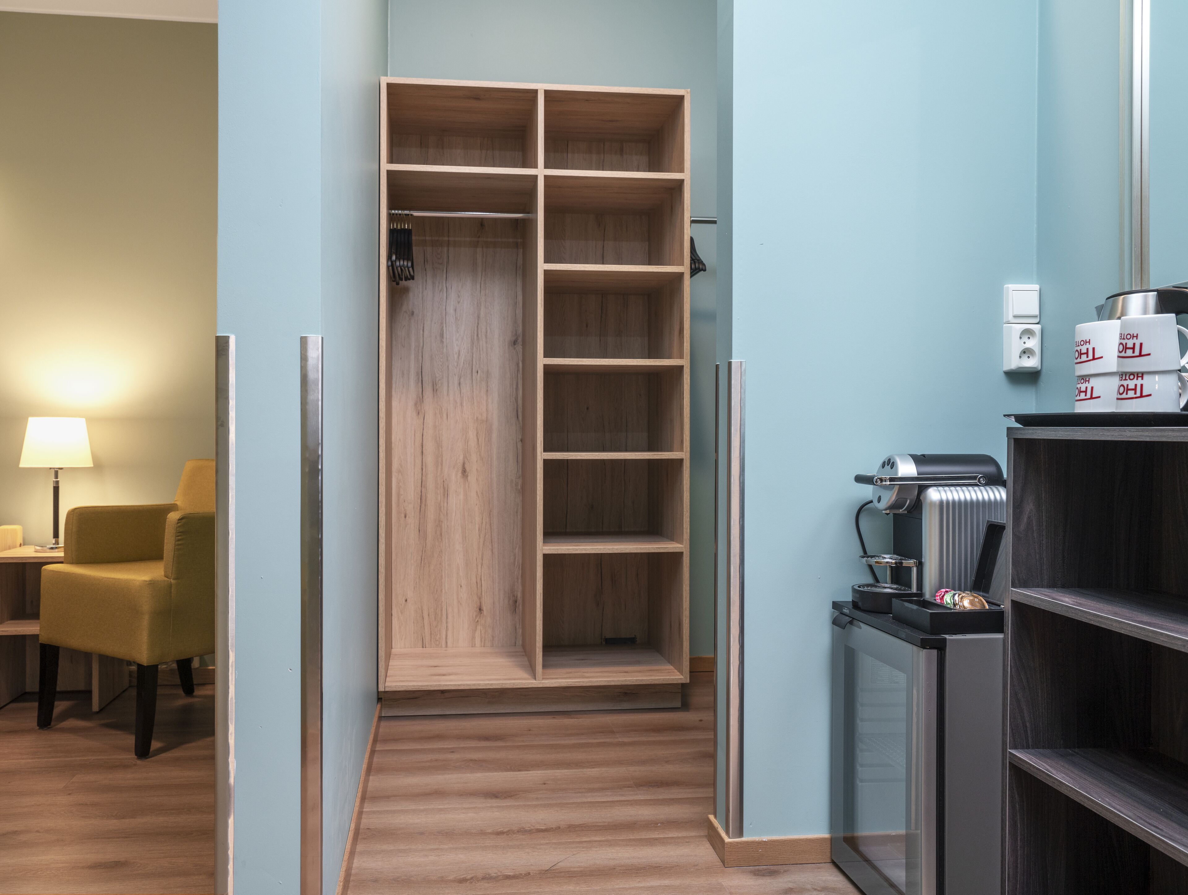 family room (with extra bedroom) | premium bedding, pillow-top beds, desk, blackout curtains