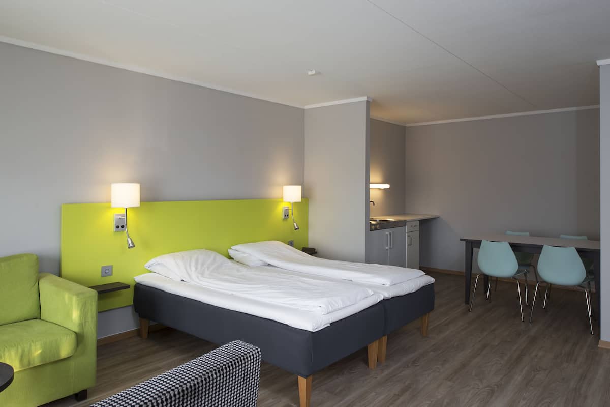 Kamar Keluarga, 2 Tempat Tidur Twin, Bebas Asap Rokok (Standard) | Seprai premium, bantalan ekstra lembut, kedap suara, dan Wi-Fi gratis