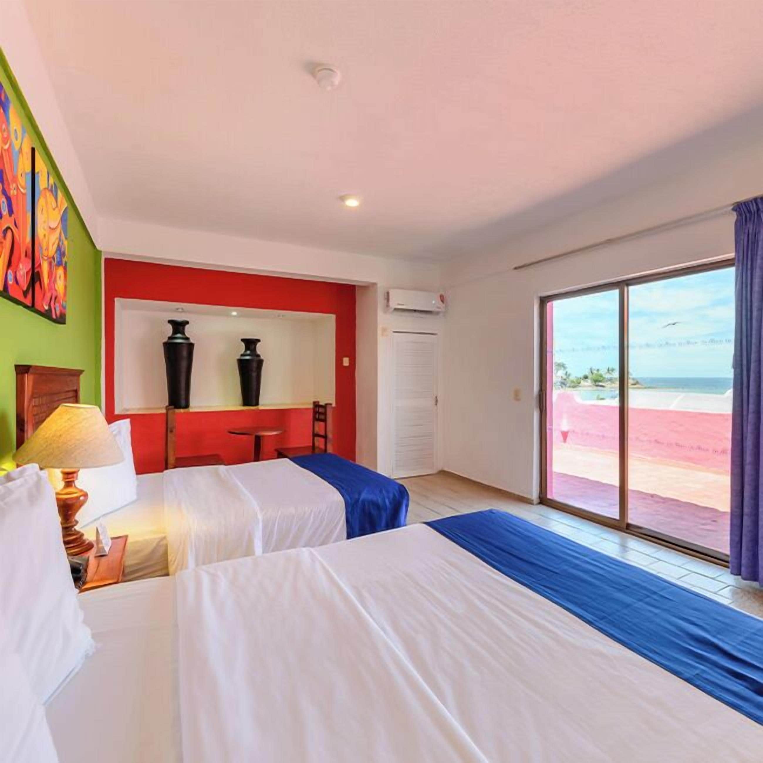 Standard Room (2 Double Beds)