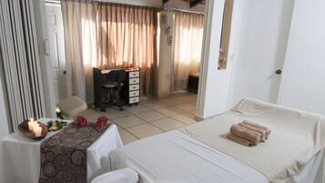 Kropsbehandlinger, hot stone-massage, deep tissue-massage, sportsmassage
