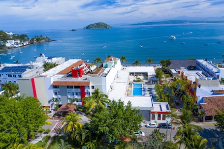 Vista aérea. Decameron Los Cocos Guayabitos, Ramada All Inclusive Resort