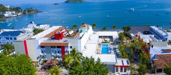 เดคาเมรอน ลอส โคโคส กัวยาบิโตส, รามาดา ออล อินคลูซีฟ รีสอร์ต