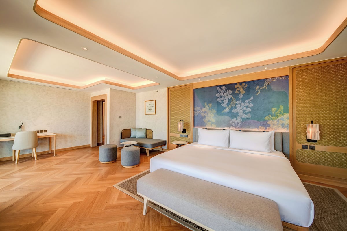 Minibar, in-room safe, desk, blackout drapes