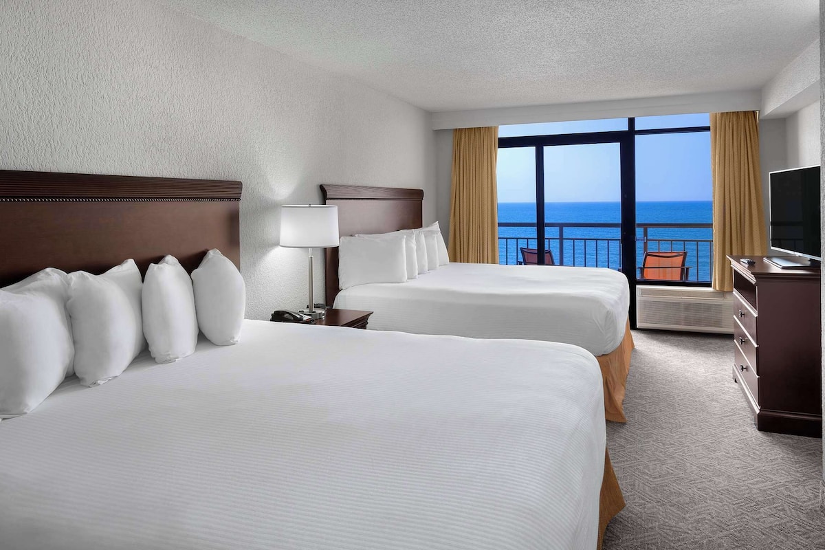 Hypo-allergenic bedding, in-room safe, desk, laptop workspace