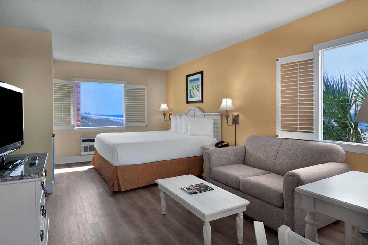 Standard Room, 1 King Bed, Annex Building (with Sofabed, Non Oceanfront) | 1 bedroom, hypo-allergenic bedding, in-room safe, desk