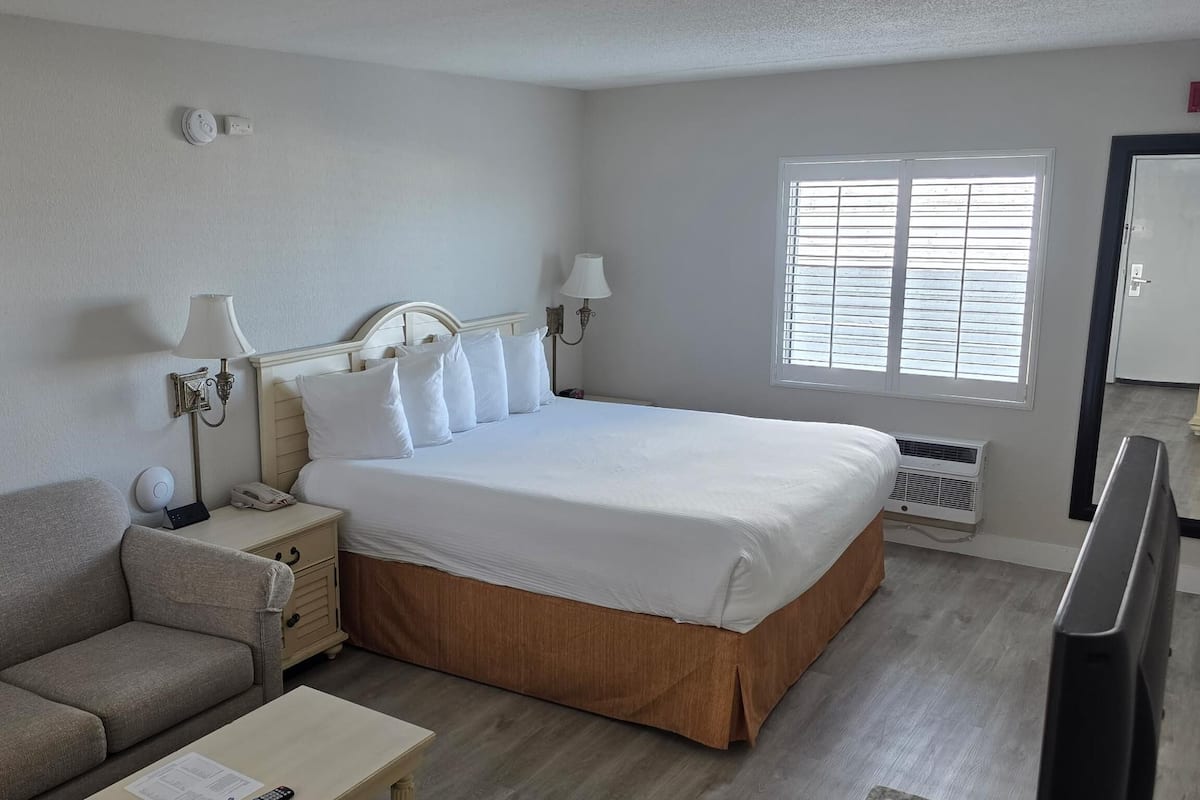 Standard-Villa, 1 King-Bett, Nichtraucher, Kühlschrank und Mikrowelle (with Sofabed)