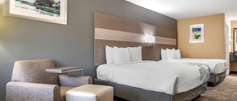 Escritorio y espacio para trabajar con laptop