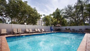 Outdoor pool - Best Western Fort Lauderdale Airport/Cruise Port (Fort Lauderdale)