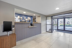 Lobby - Best Western Fort Lauderdale Airport/Cruise Port (Fort Lauderdale)