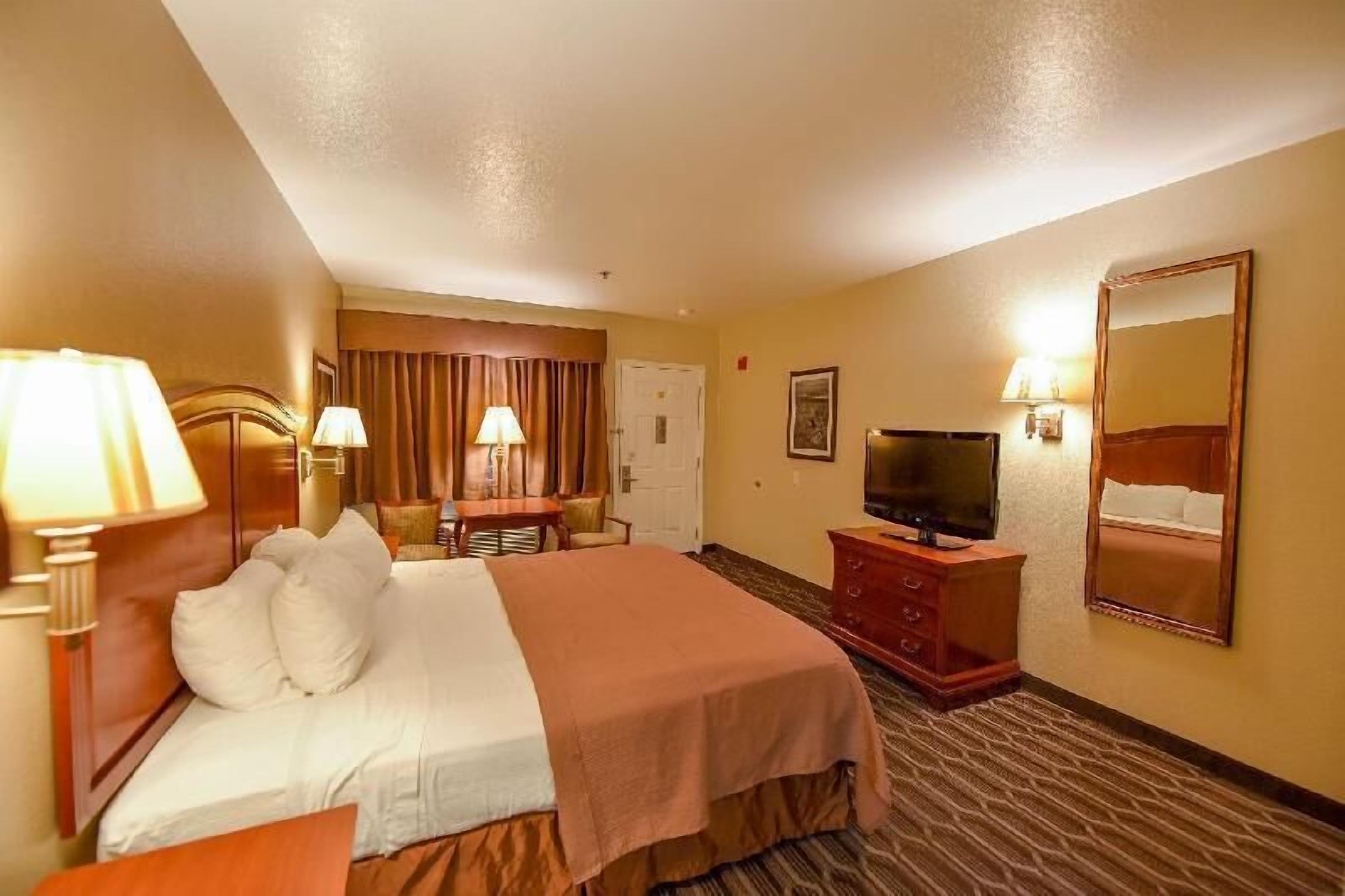 In-room safe, desk, laptop workspace, blackout drapes