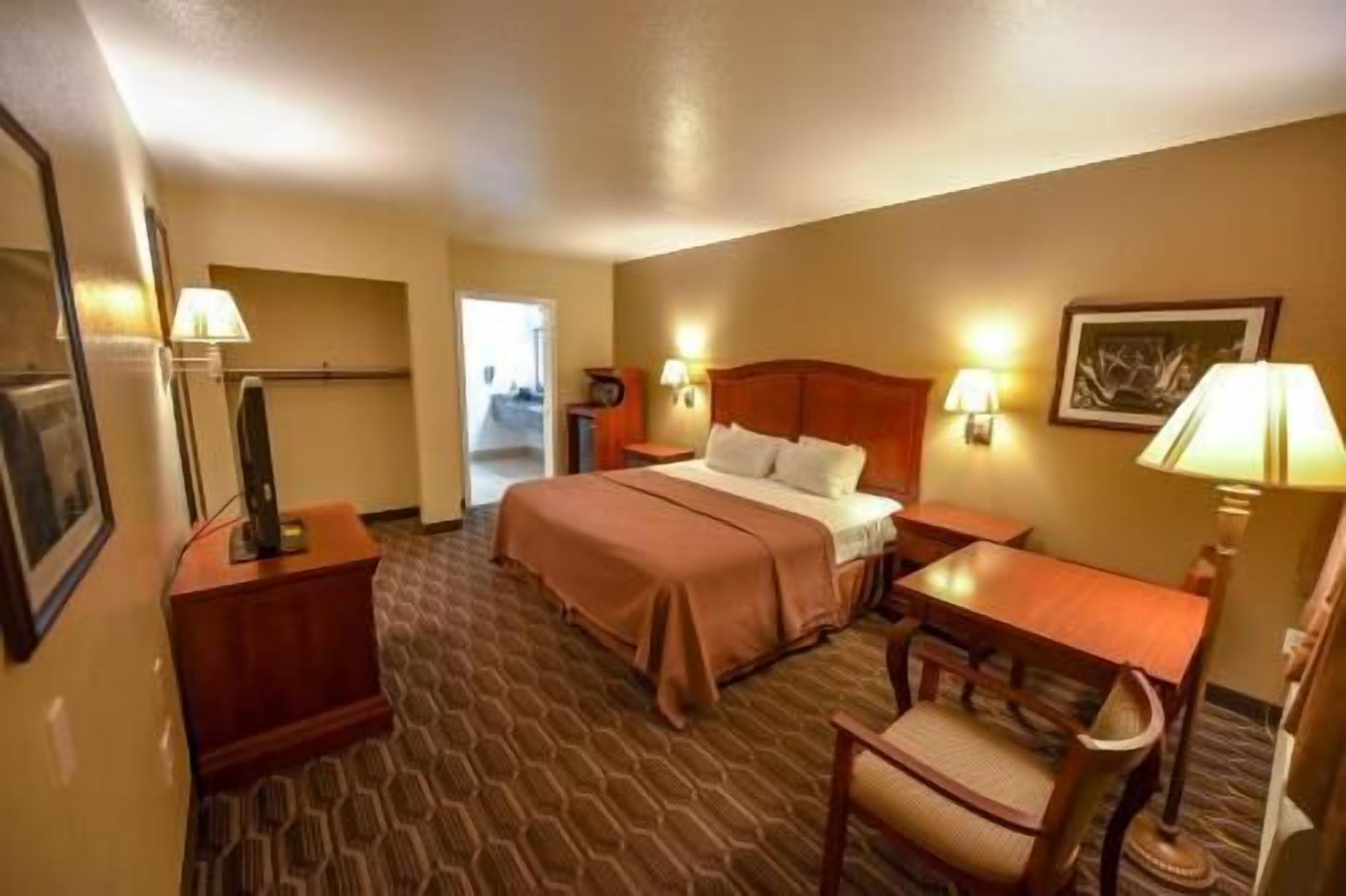 In-room safe, desk, laptop workspace, blackout drapes