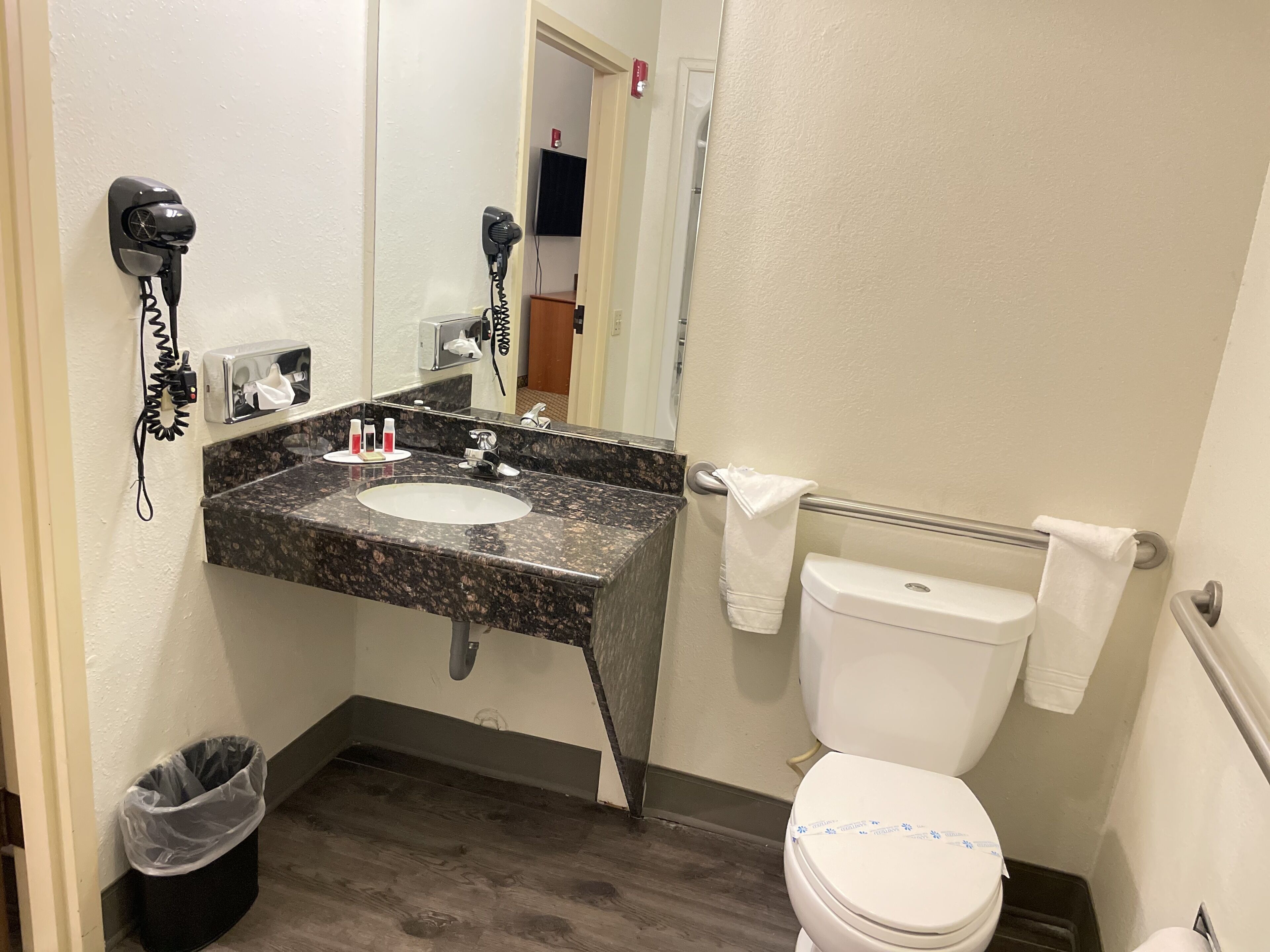 Foto - Super 8 by Wyndham Fort Worth Downtown South