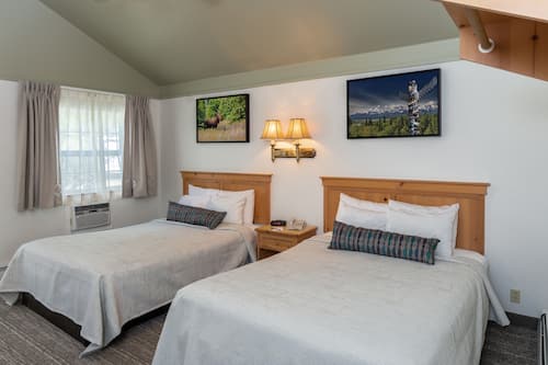 Desk, blackout drapes, iron/ironing board, free WiFi