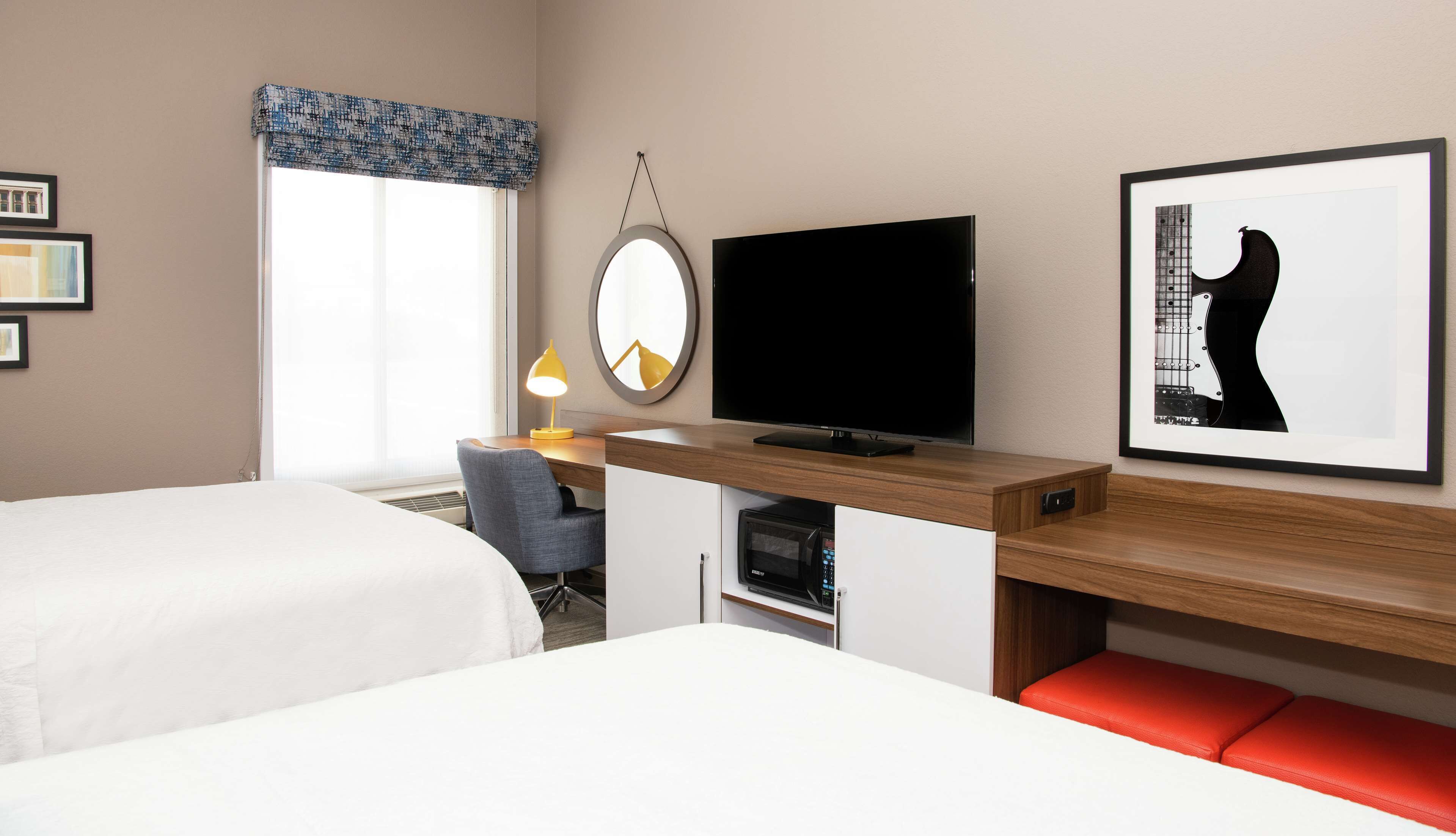 룸, 더블침대 2개, 금연 | 필로우탑 침대, 책상, 노트북 작업 공간, 암막 커튼