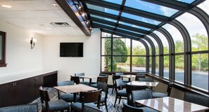 Bao gồm bữa sáng buffet hàng ngày 