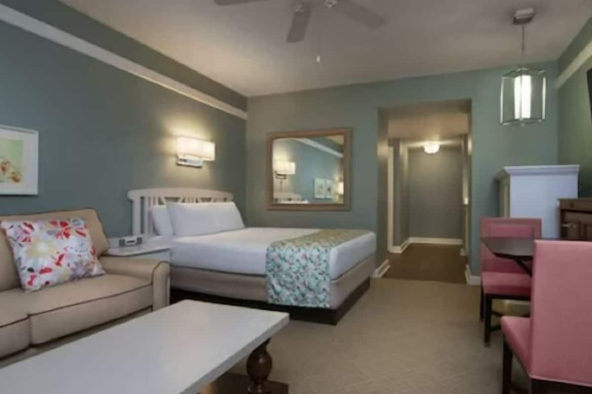 In-room safe, desk, laptop workspace, blackout curtains