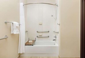 Habitació Deluxe, 1 llit de matrimoni gran | Bany | Combinació de dutxa i banyera i articles de tocador gratuïts 