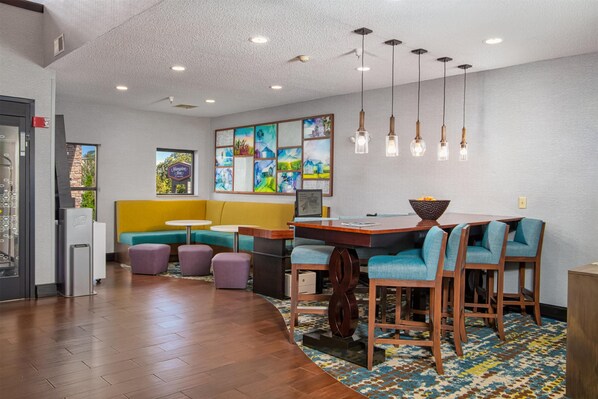 Lobby - Hampton Inn Elkhart IN (Elkhart)