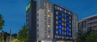 Holiday Inn Express & Suites Boston - Cambridge by IHG