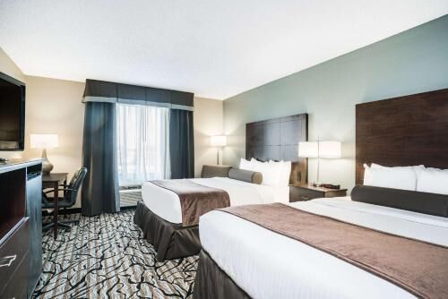 In-room safe, desk, iron/ironing board, free cribs/infant beds