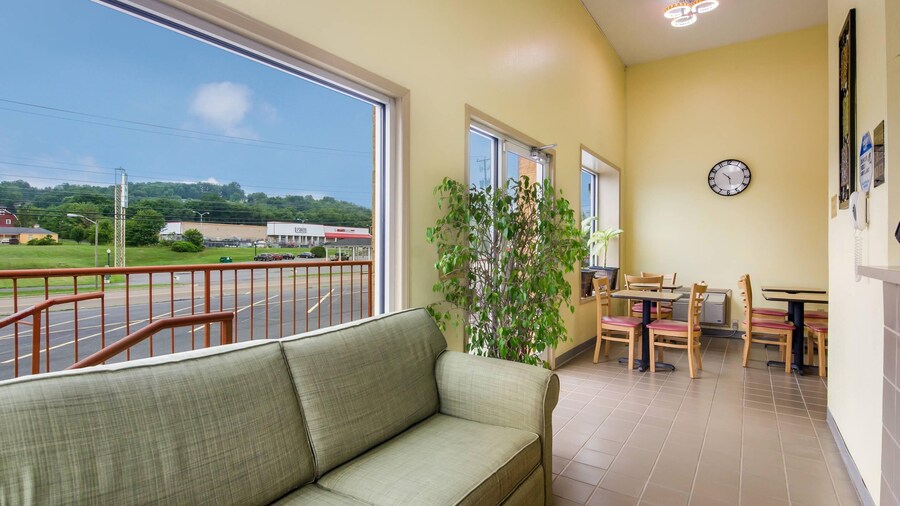 Econo Lodge Marion I-81