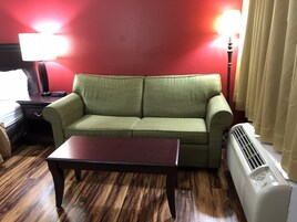 Escritorio, tabla de planchar con plancha y cunas gratuitas 