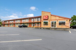 Exterior - Econo Lodge Marion I-81 (Marion)