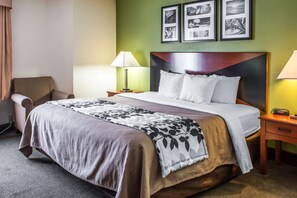 1 King Bed | Iron/ironing board, free cots/infant beds, WiFi, bed sheets - Sleep Inn Wytheville I-77 and I-81 (Wytheville)