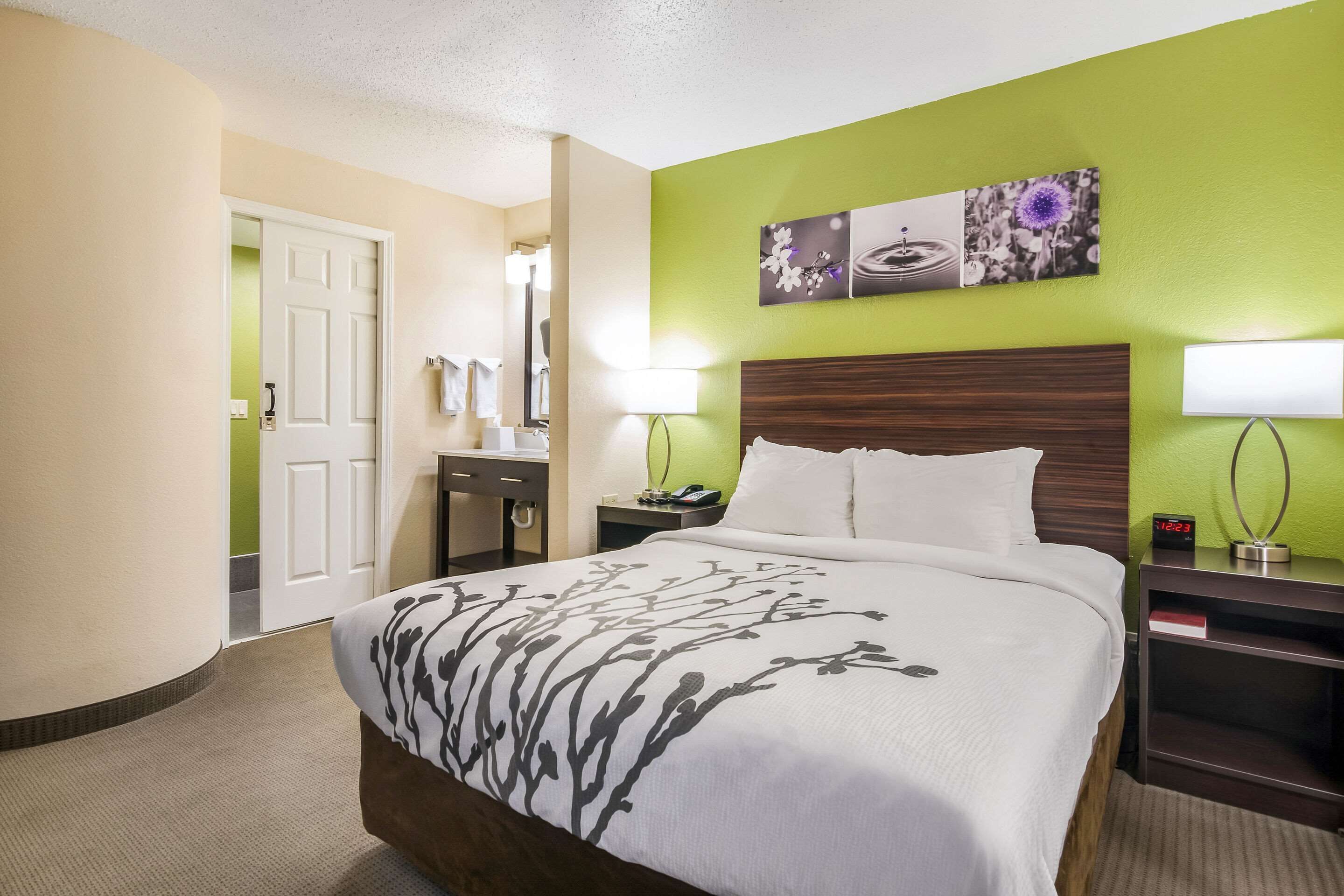 iron/ironing board, free cots/infant beds, wifi, bed sheets