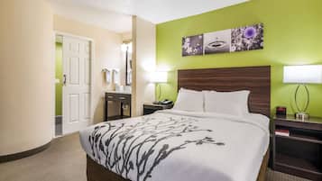 Een strijkplank/strijkijzer, gratis babybedden, wifi, beddengoed