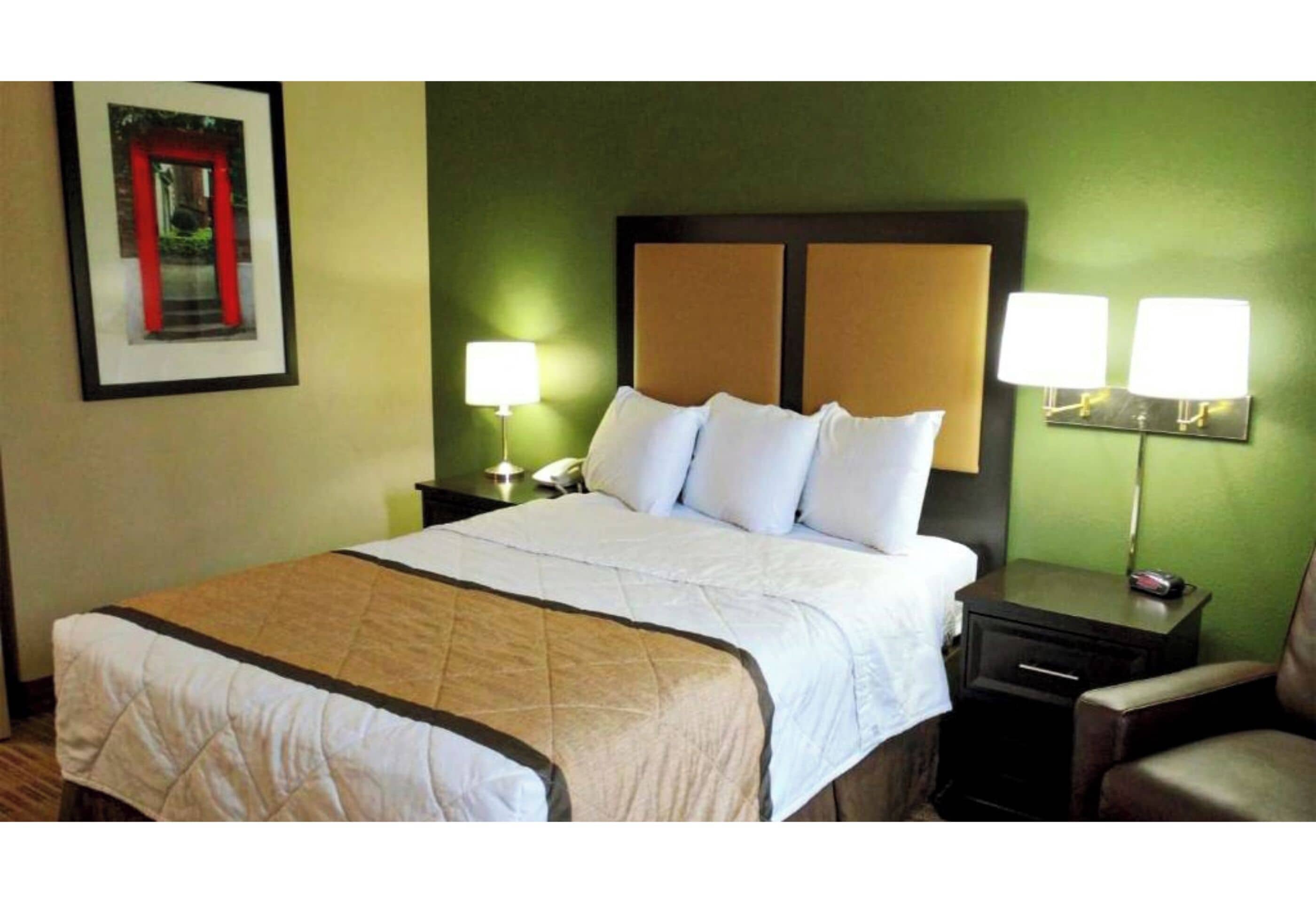 Desk, iron/ironing board, free WiFi, bed sheets