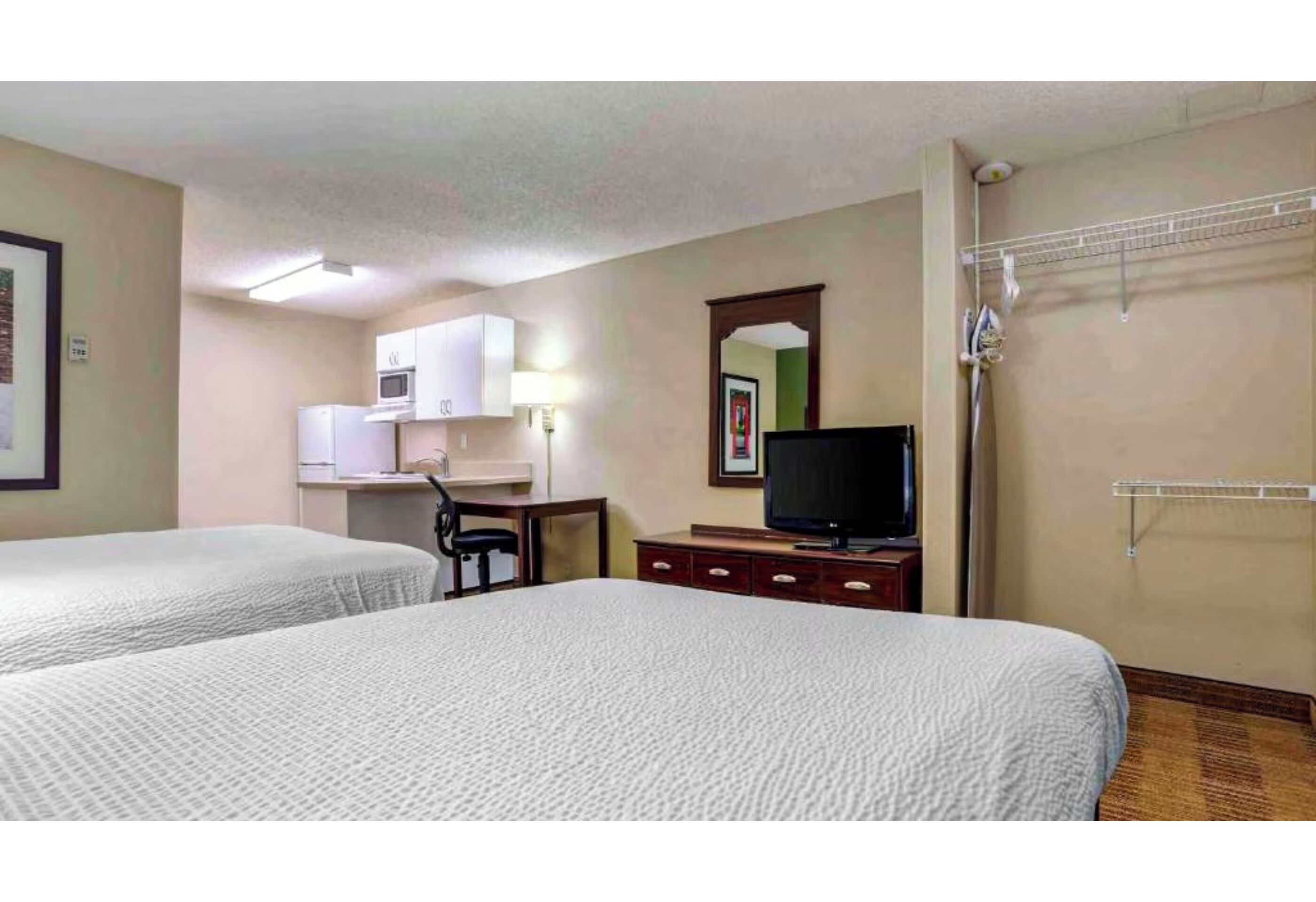 Desk, iron/ironing board, free WiFi, bed sheets