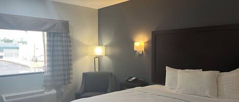 Schreibtisch, Bügeleisen/Bügelbrett, kostenloses WLAN, Bettwäsche