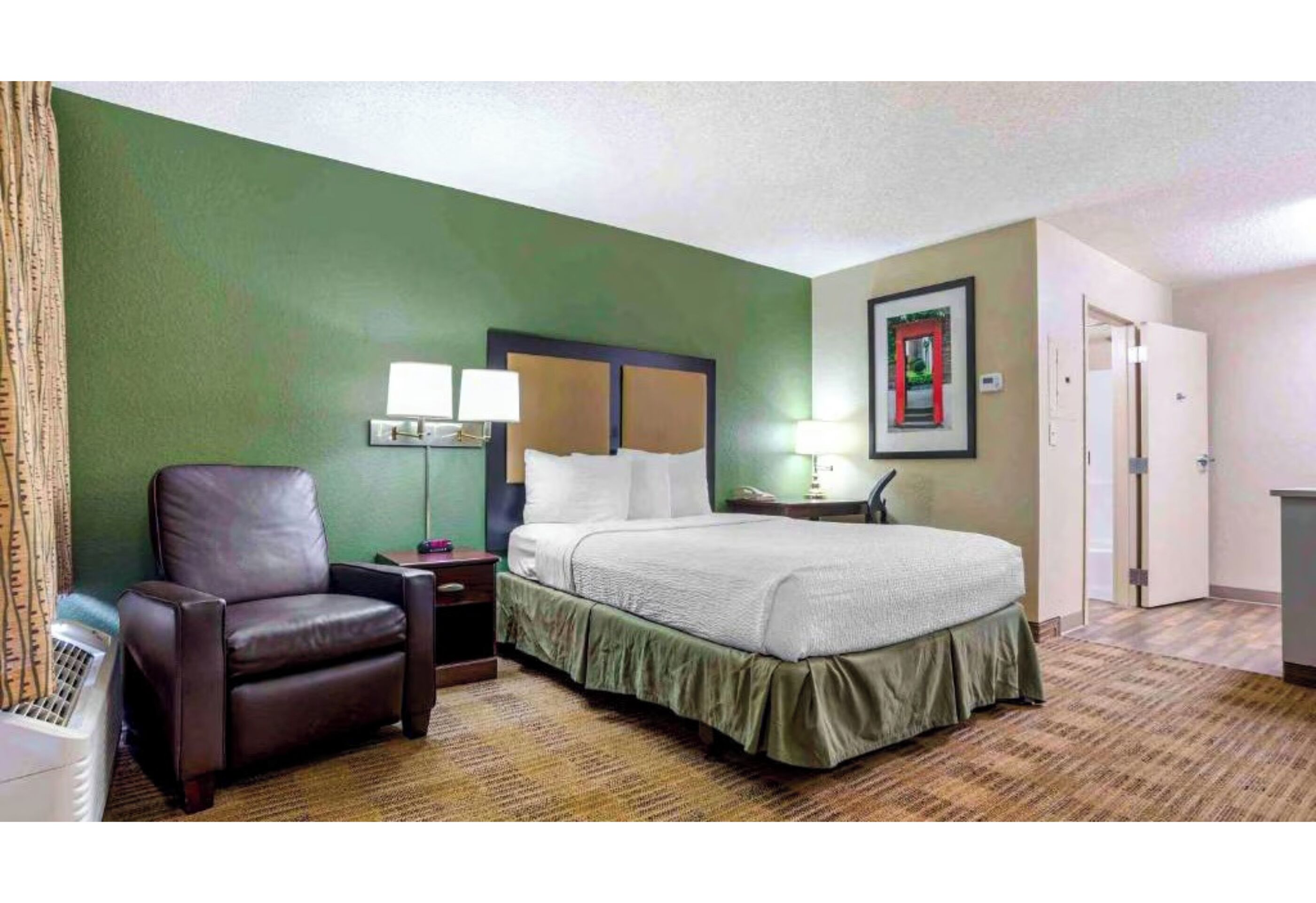 Desk, iron/ironing board, free WiFi, bed sheets